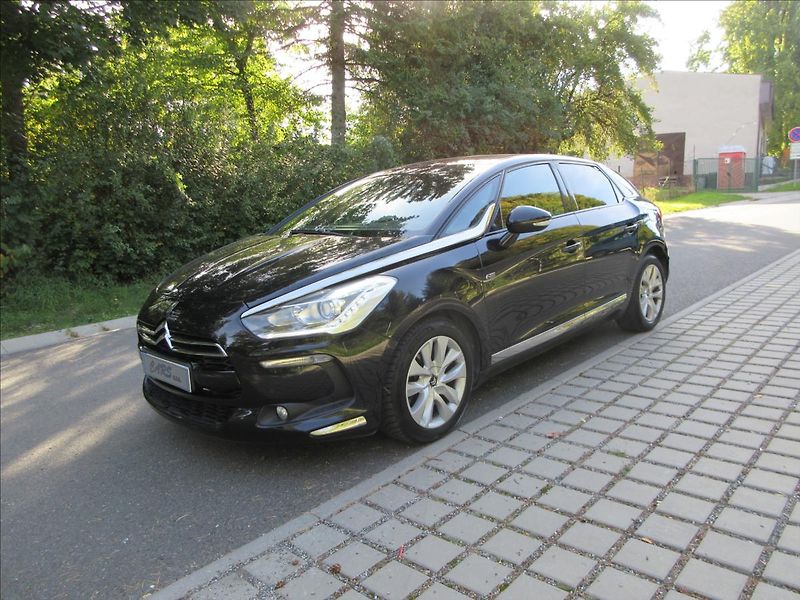 Citroën DS5 2,0 HDi Hybrid, 4x4, automat - fotka 2 z 26