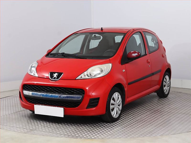 Peugeot 107 (2011) 1.0, nová STK, jezdí výborně - fotka 2 z 12