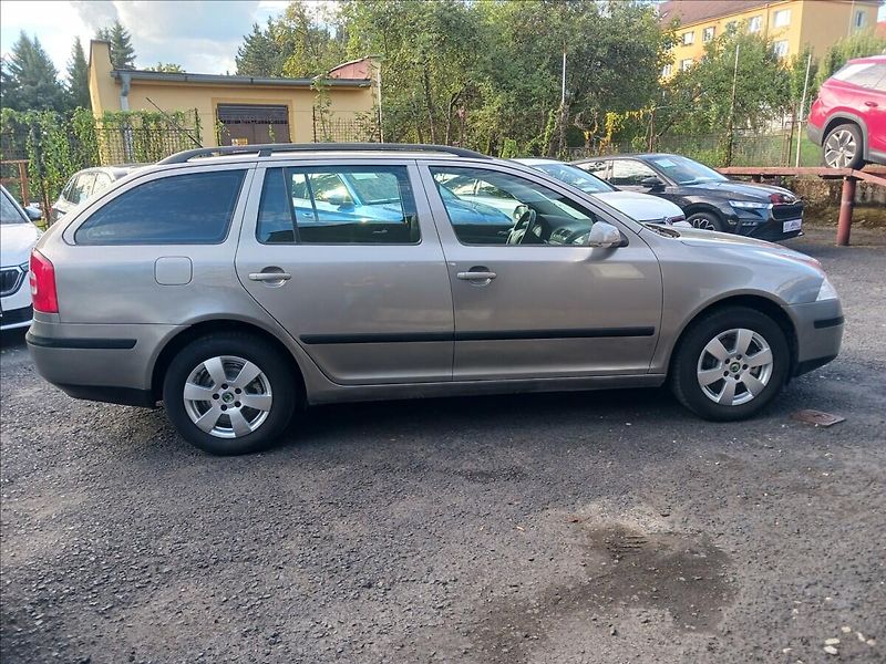 Škoda Octavia 1,9 1,9 TDI 77Kw KOMBI - fotka 8 z 15