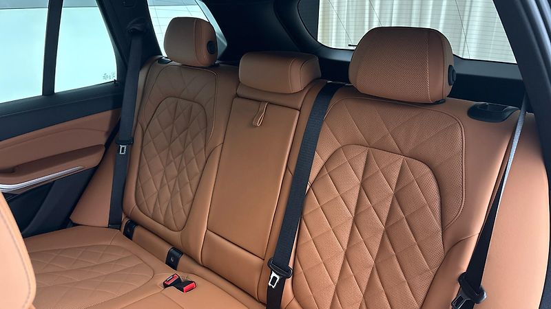 BMW X5 40d AUT xDrive M-paket - fotka 16 z 29