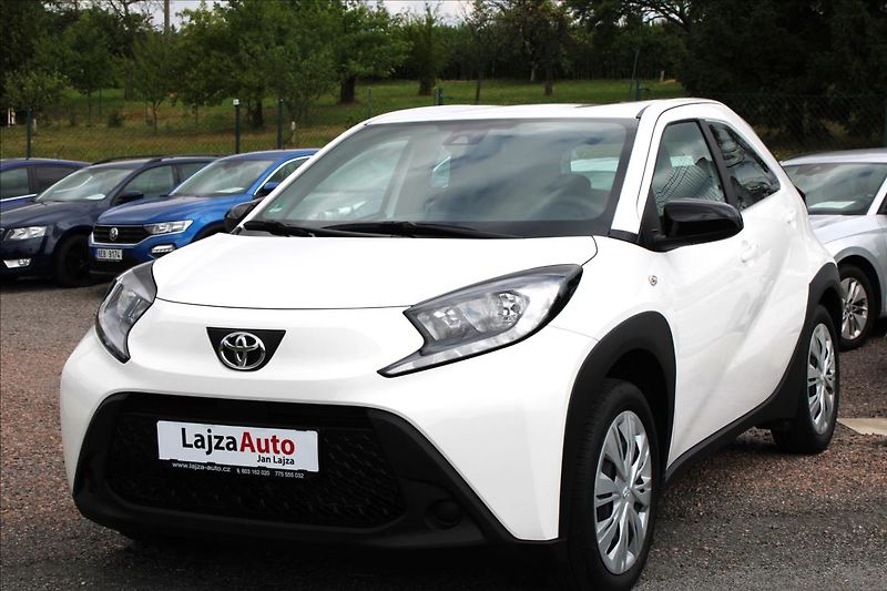 Toyota Aygo 1,0 VVT-i Comfort - fotka 2 z 31