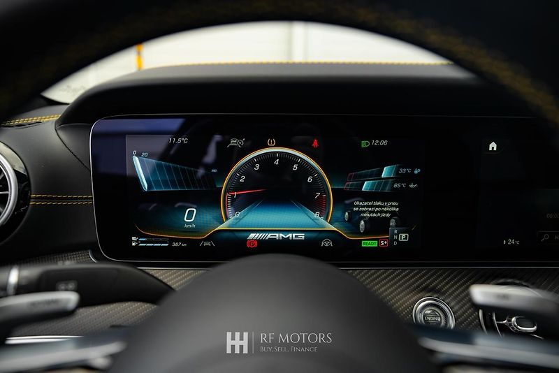 Mercedes-Benz AMG GT (2025) AMG GT63 S E Perf 620kW - fotka 63 z 63