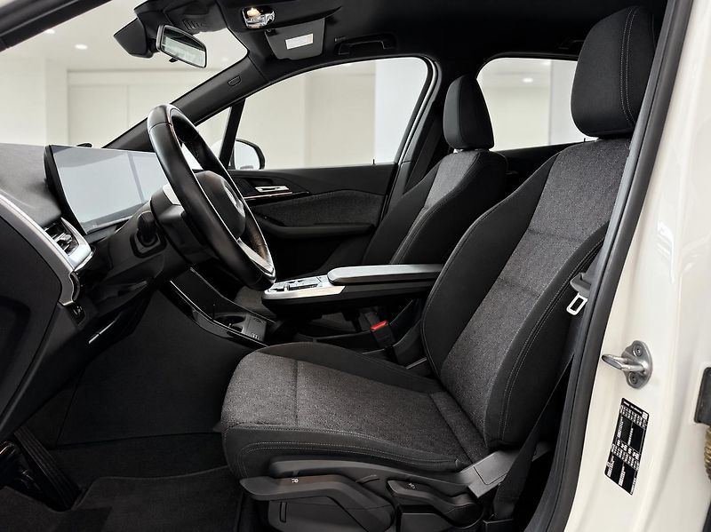 BMW Řada 2 (2023) - fotka 10 z 22