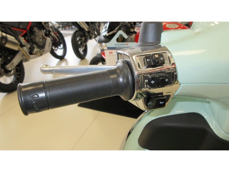 Vespa (2026) Primavera 125 BATIK e5+ - fotka 9 z 11
