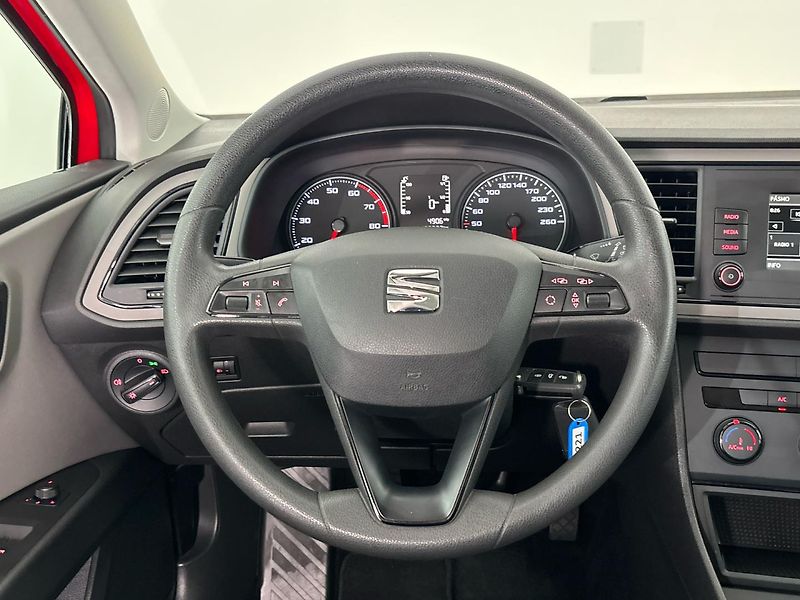 Seat Leon Reference - fotka 18 z 24