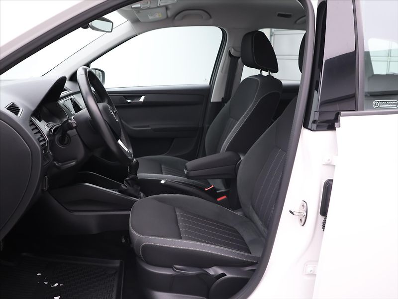 Škoda Fabia 1,0 TSI Style CZ - fotka 10 z 28