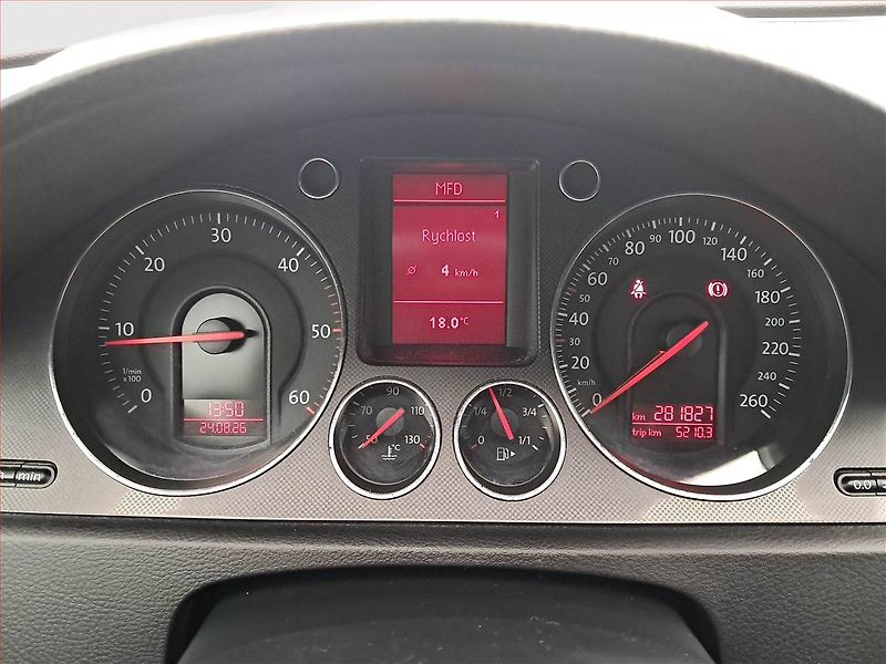Volkswagen Passat (2006) 2.0 TDI, Tempomat - fotka 11 z 17