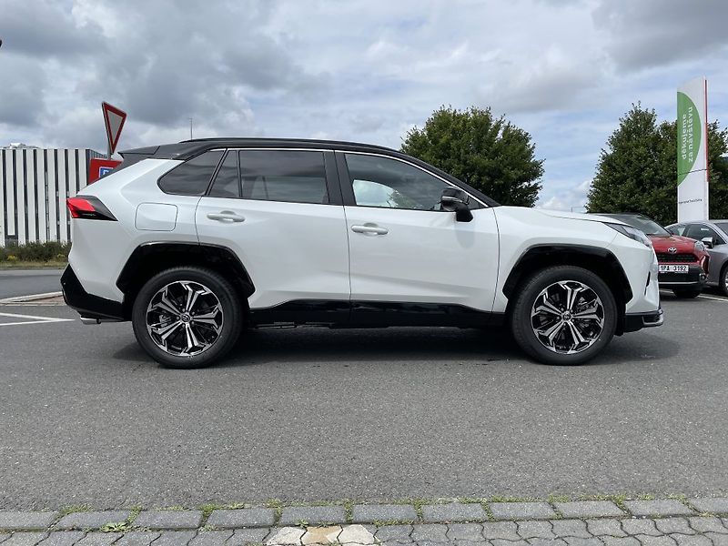 Toyota RAV4 2.5 Plug-in Hybrid Selection - fotka 2 z 29