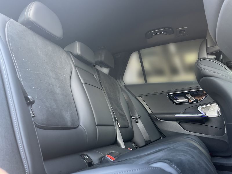 Mercedes-Benz Třídy C 220d 4MATIC AMG Style Edition - fotka 18 z 18