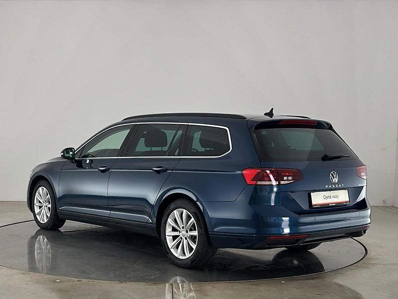 Volkswagen Passat Business DSG - fotka 15 z 31