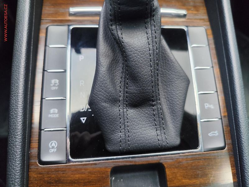 Škoda Superb (2021) 2.0TDi, ČR, Scout, DSG, LED - fotka 22 z 30