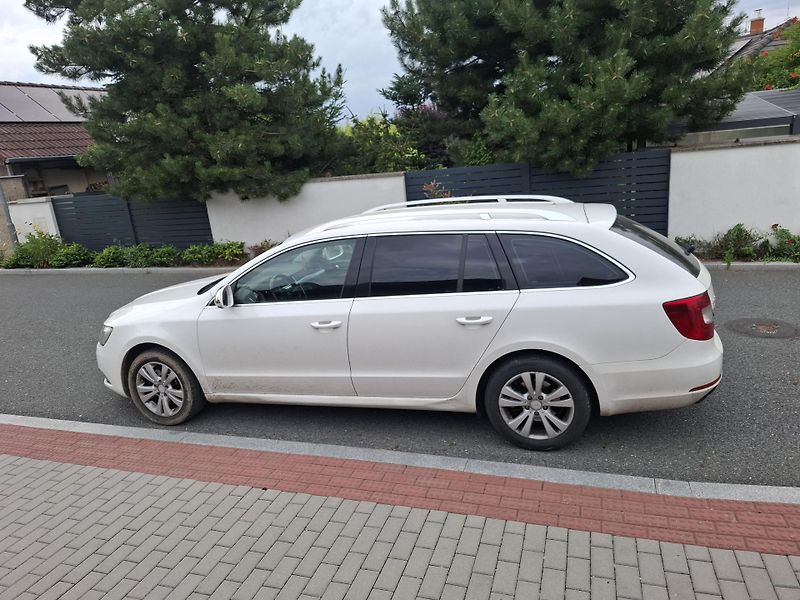 Škoda Superb (2013) 2.0 TDI, 10kW,xenon,facelift - fotka 1 z 15