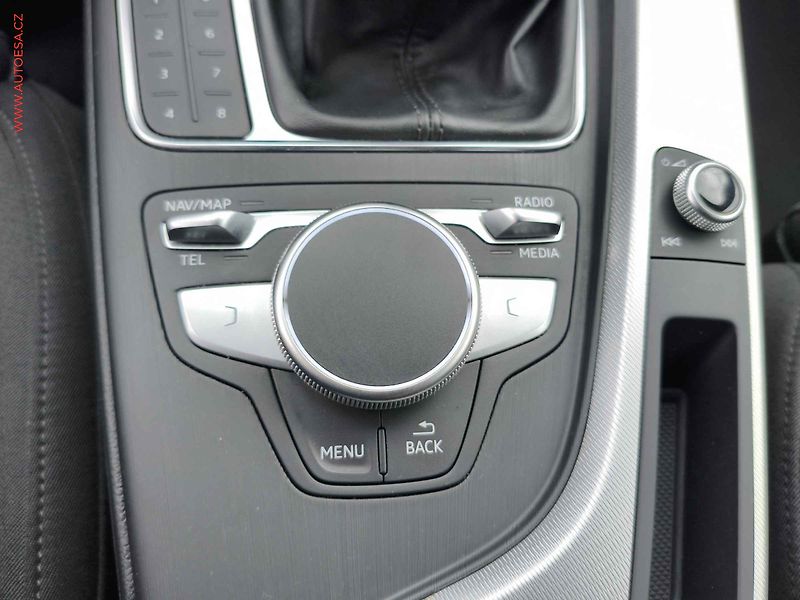 Audi A4 (2018) 2.0 TDi, Bixen, navi, +ALU - fotka 17 z 20
