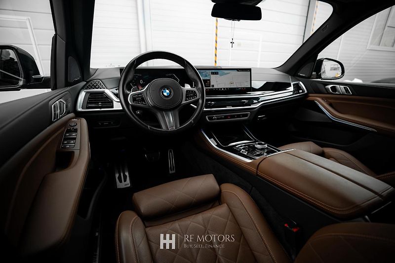 BMW X5 (2024) xDrive40i mHEV 280kW - fotka 24 z 55