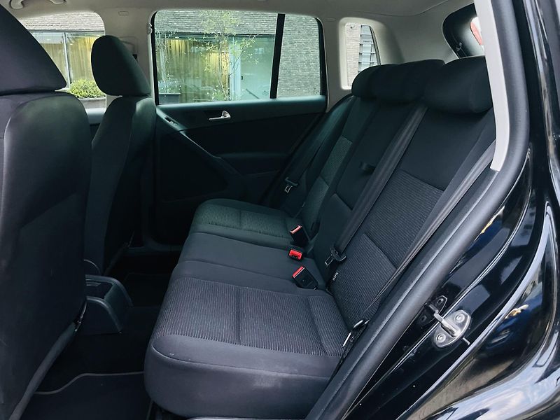 Volkswagen Tiguan 1.4TSI MANUÁL VÝHŘEV SERVISKA - fotka 28 z 39