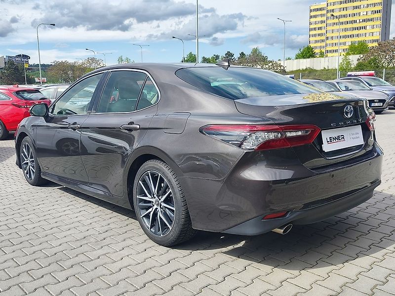 Toyota Camry 2.5 HEV/160kW Executive e-CVT - fotka 7 z 35