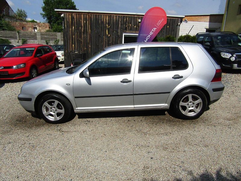 Volkswagen Golf (2002) 1.4 16V KLIMA FUNKČNÍ - fotka 3 z 34
