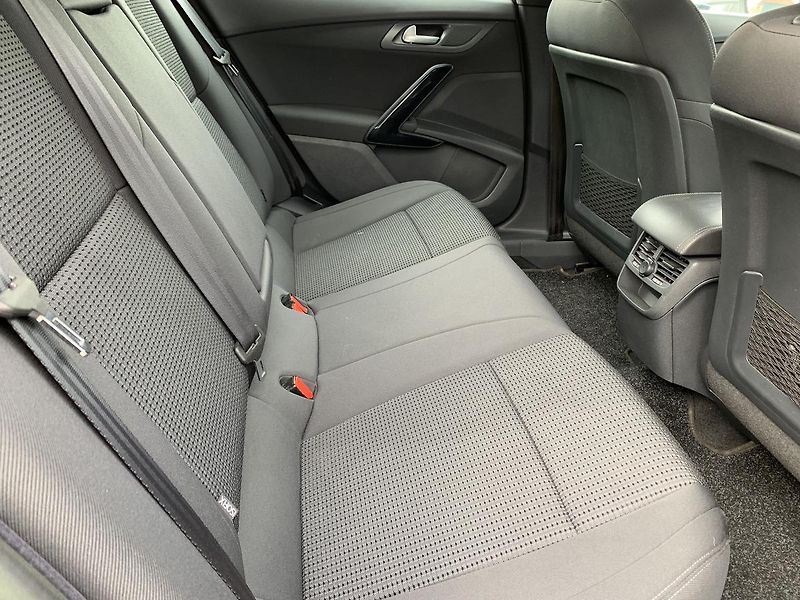 Peugeot 508 SW 2.0HDi PANORAMA NAVI KLIMA - fotka 35 z 45