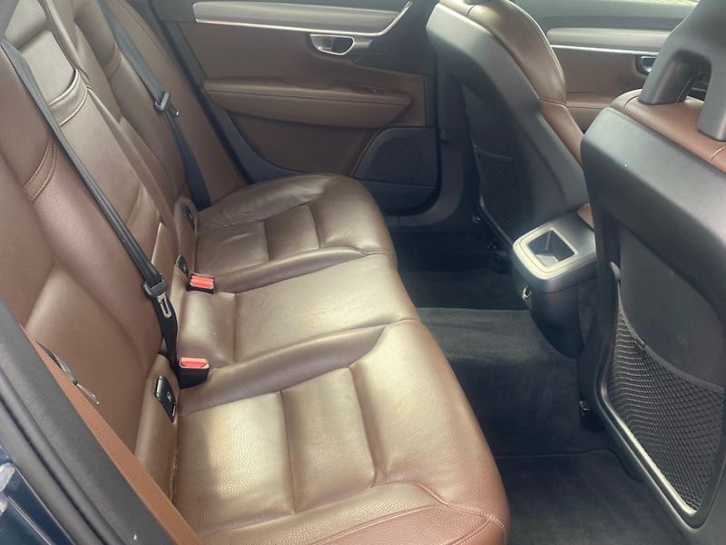 Volvo S90 (2018) 2,0 D4 Inscription-aut.(140kW) - fotka 8 z 27
