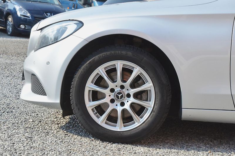 Mercedes-Benz Třídy C (2017) C 200d // REZERVOVÁNO // - fotka 9 z 37