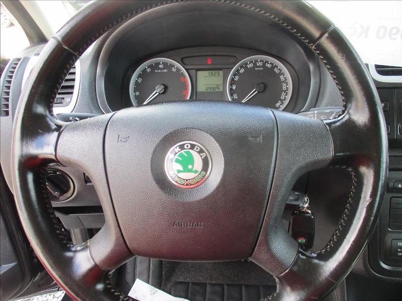 Škoda Roomster 1,2 i Style, aut.klima,servis, - fotka 19 z 33