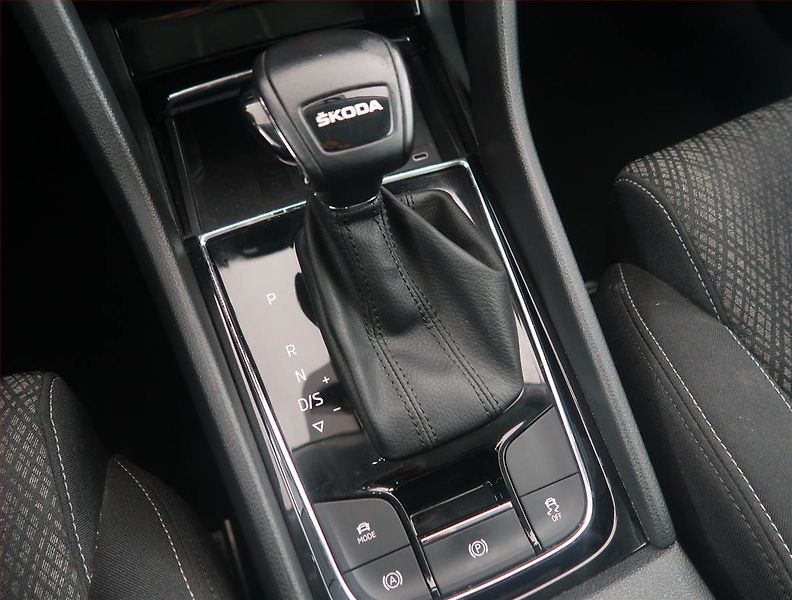 Škoda Karoq (2023) Style 2.0 TDI - fotka 13 z 16