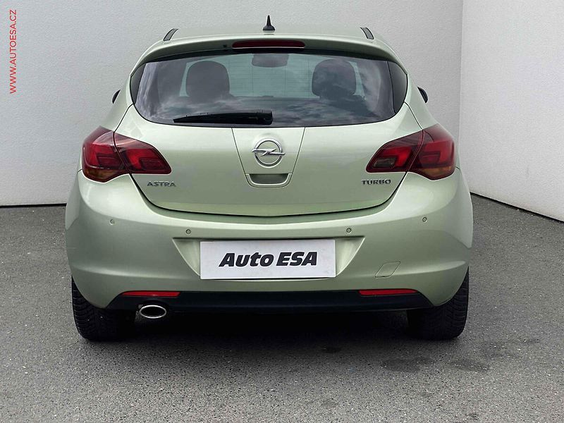 Opel Astra (2011) 1.6i, AC, xenon, navi - fotka 5 z 19