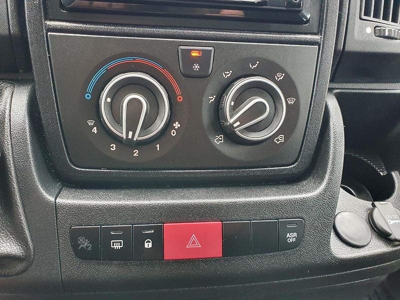 Peugeot Boxer (2016) 120kw, 9 míst, DPH,  SPLÁTKY  - fotka 15 z 26