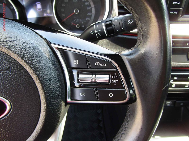 Kia Ceed (2018) 1.4i, ČR, AC, temp, tažné - fotka 14 z 21