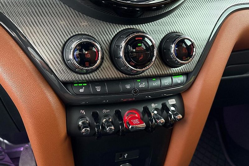 Mini Cooper S ALL4 - fotka 16 z 25
