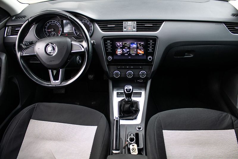 Škoda Octavia - fotka 10 z 21