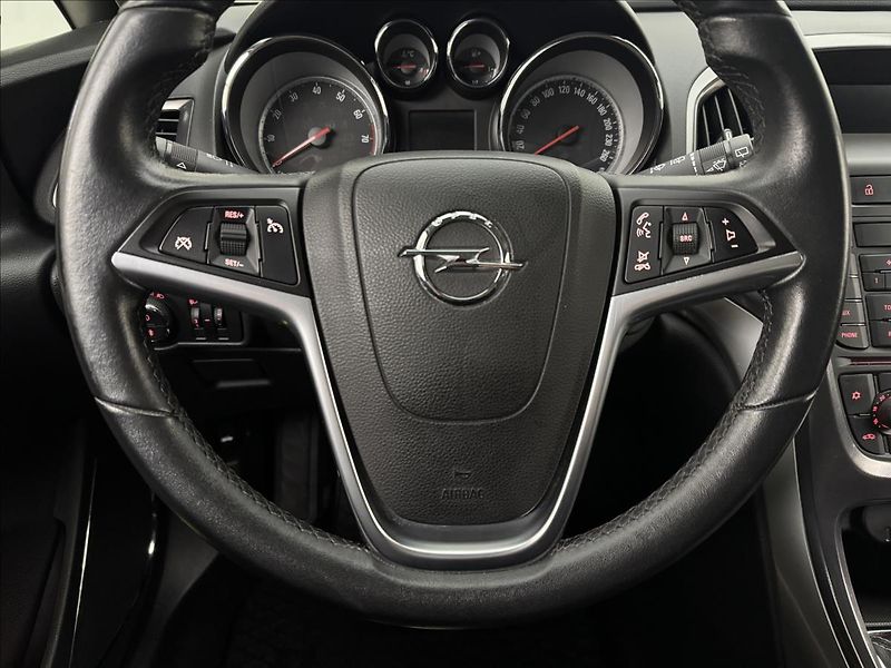 Opel Astra 1,4 103kW 2X KOLA AC 1.MAJ ČR - fotka 9 z 37