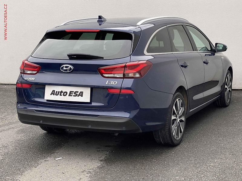 Hyundai i30 (2020) 1.4 T-GDi, 1.maj,ČR, All - fotka 4 z 19