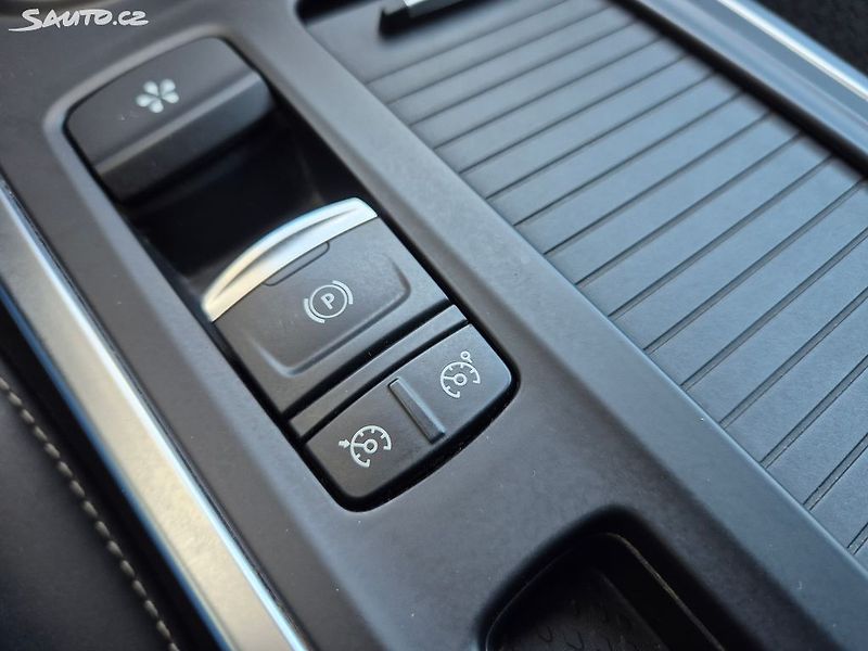 Renault Mégane (2017) 1.2i Automat 97Kw - fotka 24 z 29