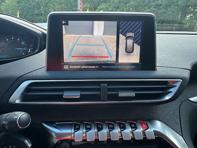 Peugeot 3008 (2017) 1.2 GT-line, automat - fotka 23 z 33