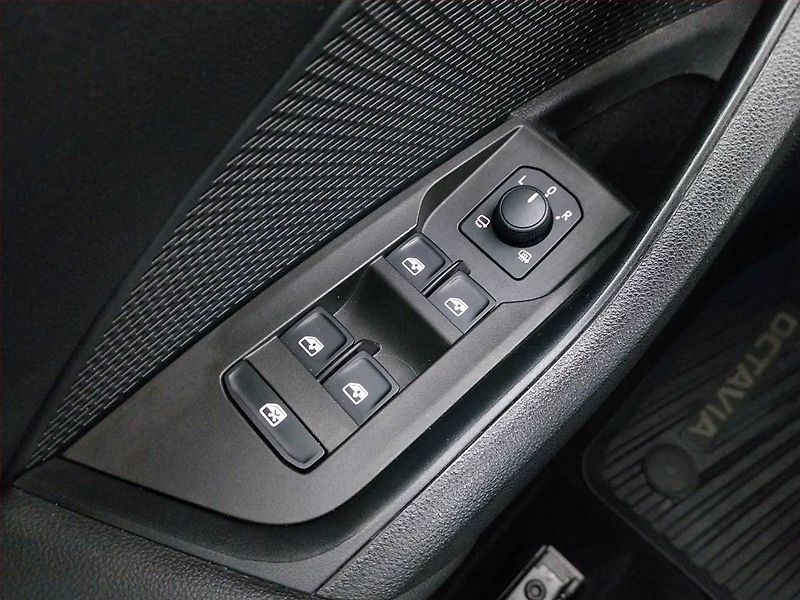 Škoda Octavia (2022) Style 2.0 TDI, Automat - fotka 17 z 21