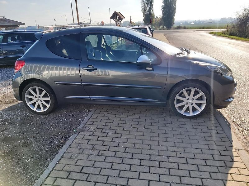 Peugeot 207 (2009) 1,6 128 KW  GTI - fotka 14 z 27