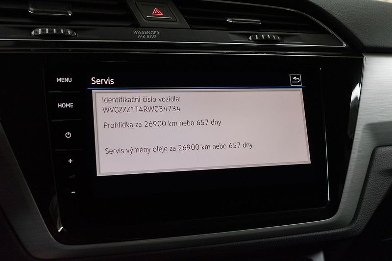 Volkswagen Touran 2.0TDI DSG*TAŽNÉ*7.MÍST*ČR 1.M - fotka 37 z 48