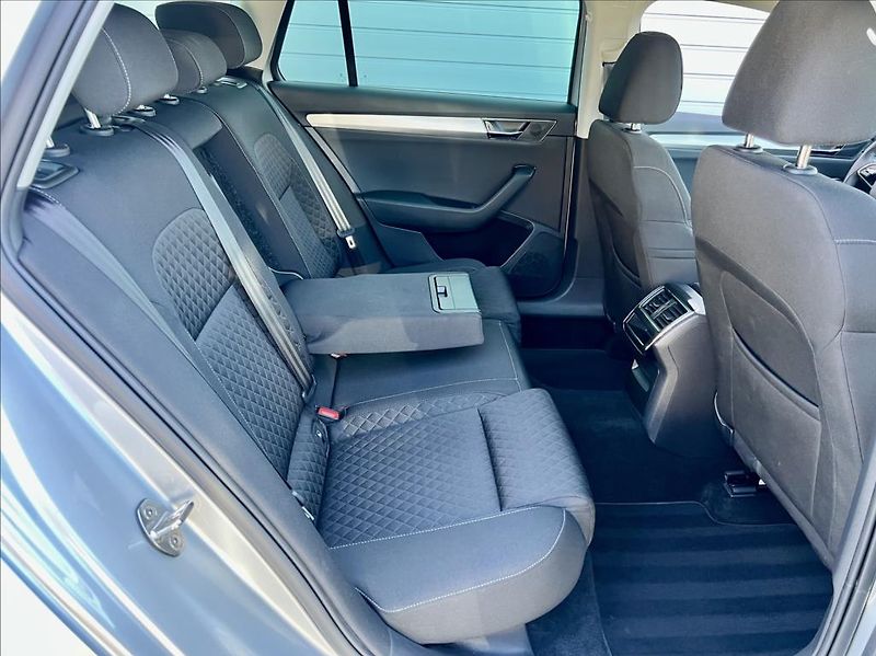 Škoda Superb 2,0 TDI DSG VIRTUAL ACC ZÁRUKA - fotka 16 z 48