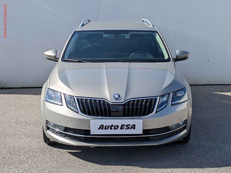 Škoda Octavia (2018) 2.0 TDi 4x4, 2.maj,ČR, Style - fotka 2 z 16