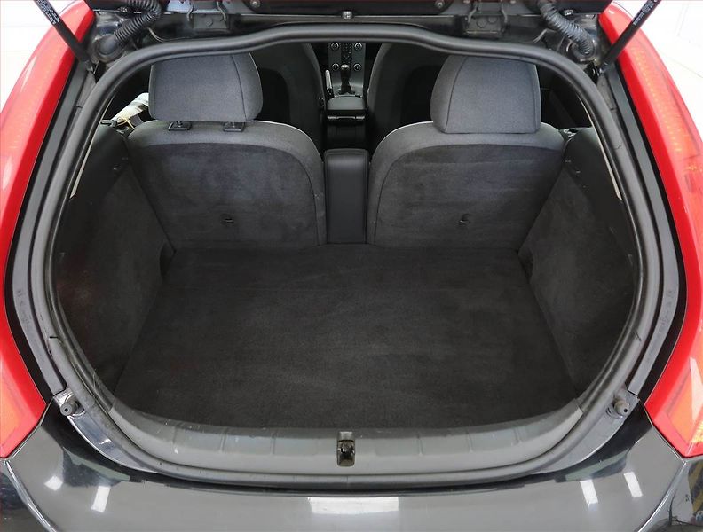 Volvo C30 (2009) 1.6 i, Serv.kniha, po STK - fotka 13 z 15