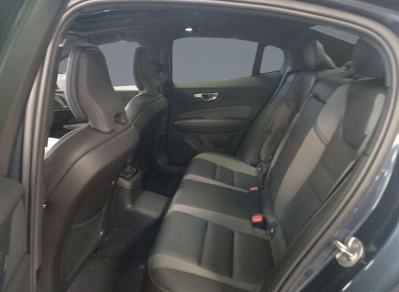 Volvo S60 Recharge T6 AWD 360k Taž Pano - fotka 11 z 15