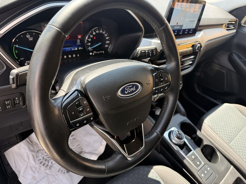 Ford Kuga (2022) 2.5 plev ,REZERVOVÁNO - fotka 45 z 47