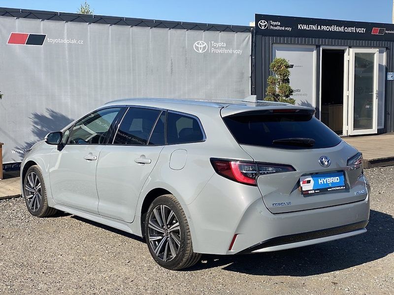 Toyota Corolla 1.8HSD, ČR-1m, StyleTech, DPH - fotka 5 z 17