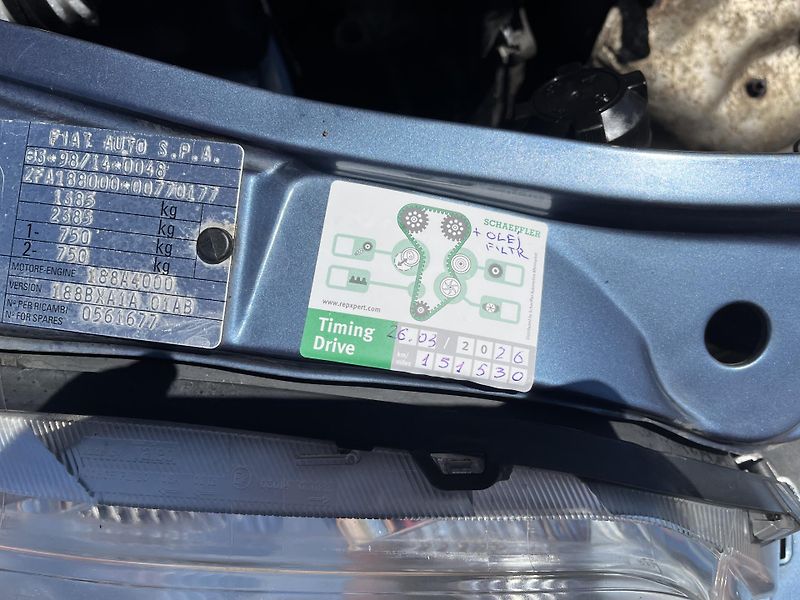 Fiat Punto 1.2 8V ČR - fotka 20 z 23