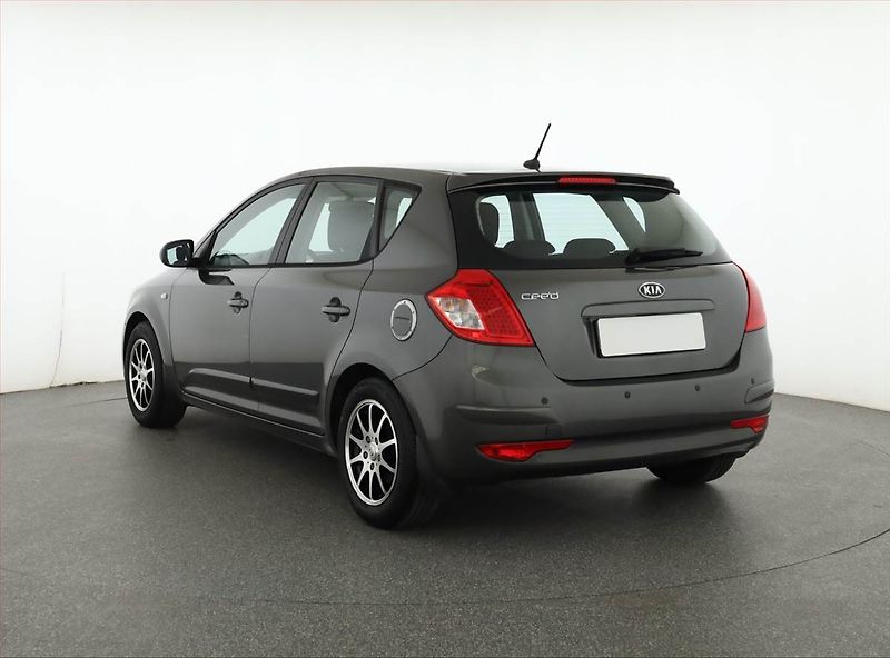 Kia Ceed (2010) 1.4 CVVT, po STK - fotka 4 z 15