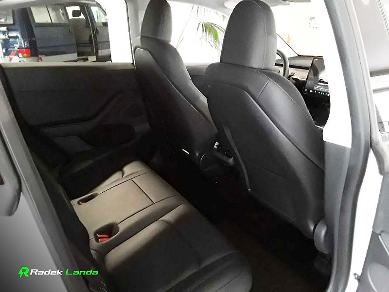 Tesla Model Y (2022) AWD – AMD Ryzen, 4x4 - fotka 9 z 10