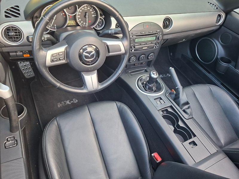 Mazda MX-5 (2005) 2.0i 118kW - 56 000KM! - fotka 14 z 20