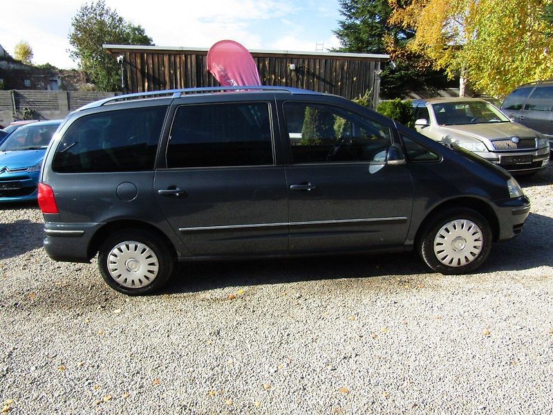 Volkswagen Sharan (2004) 1.9 TDI 85kW 7 SEDADEL - fotka 9 z 35