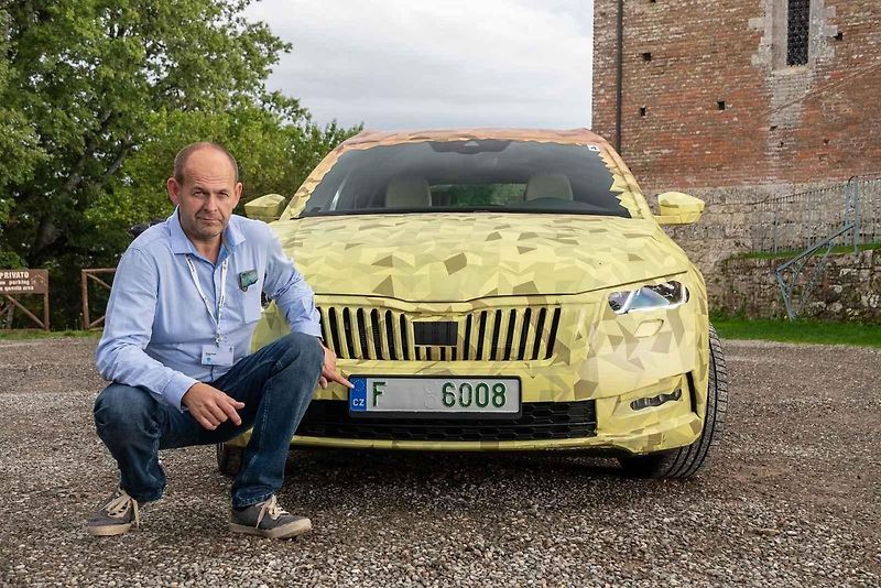 Škoda Octavia Combi IV se zatím skrývá pod kamufláží